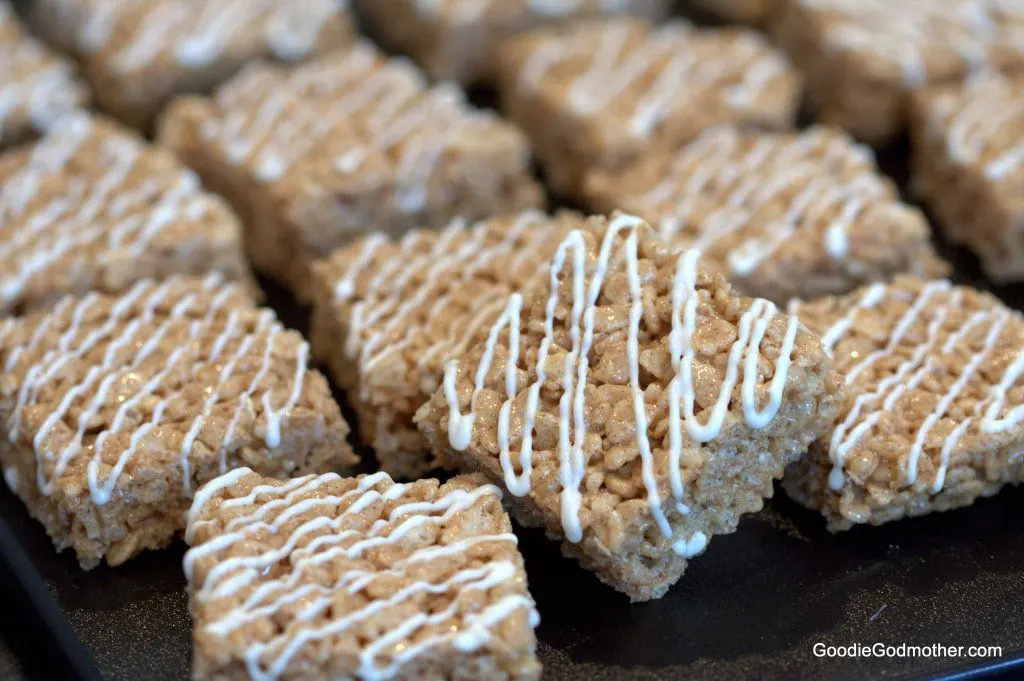 Cinnamon Roll Crispy Rice Treats