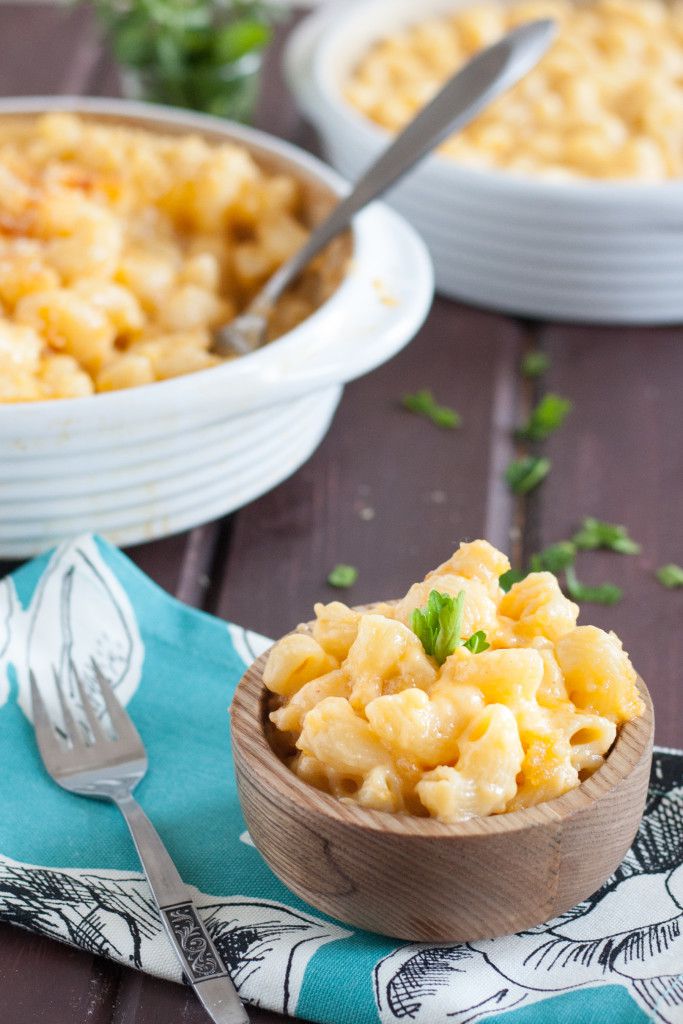 This extra cheesy baked macaroni is the ultimate in comfort food! Ultimate baked macaroni and cheese recipe on GoodieGodmother.com