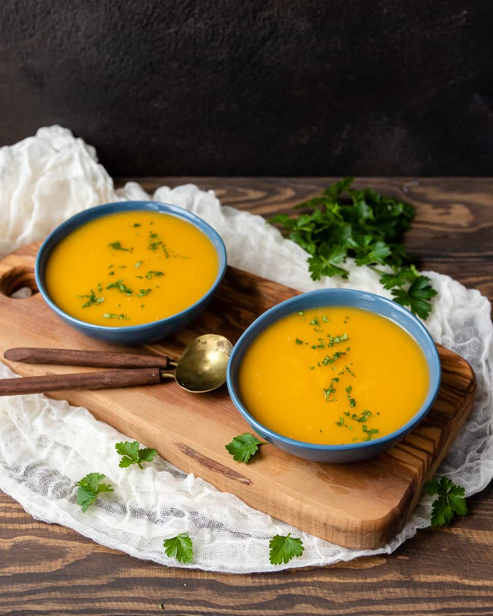 Cozy and creamy, you'd never guess this butternut squash soup recipe is dairy free and compliant with many clean eating dietary guidelines! No nuts or crazy ingredients, just a really good soup. ﻿* Recipe on GoodieGodmother.com