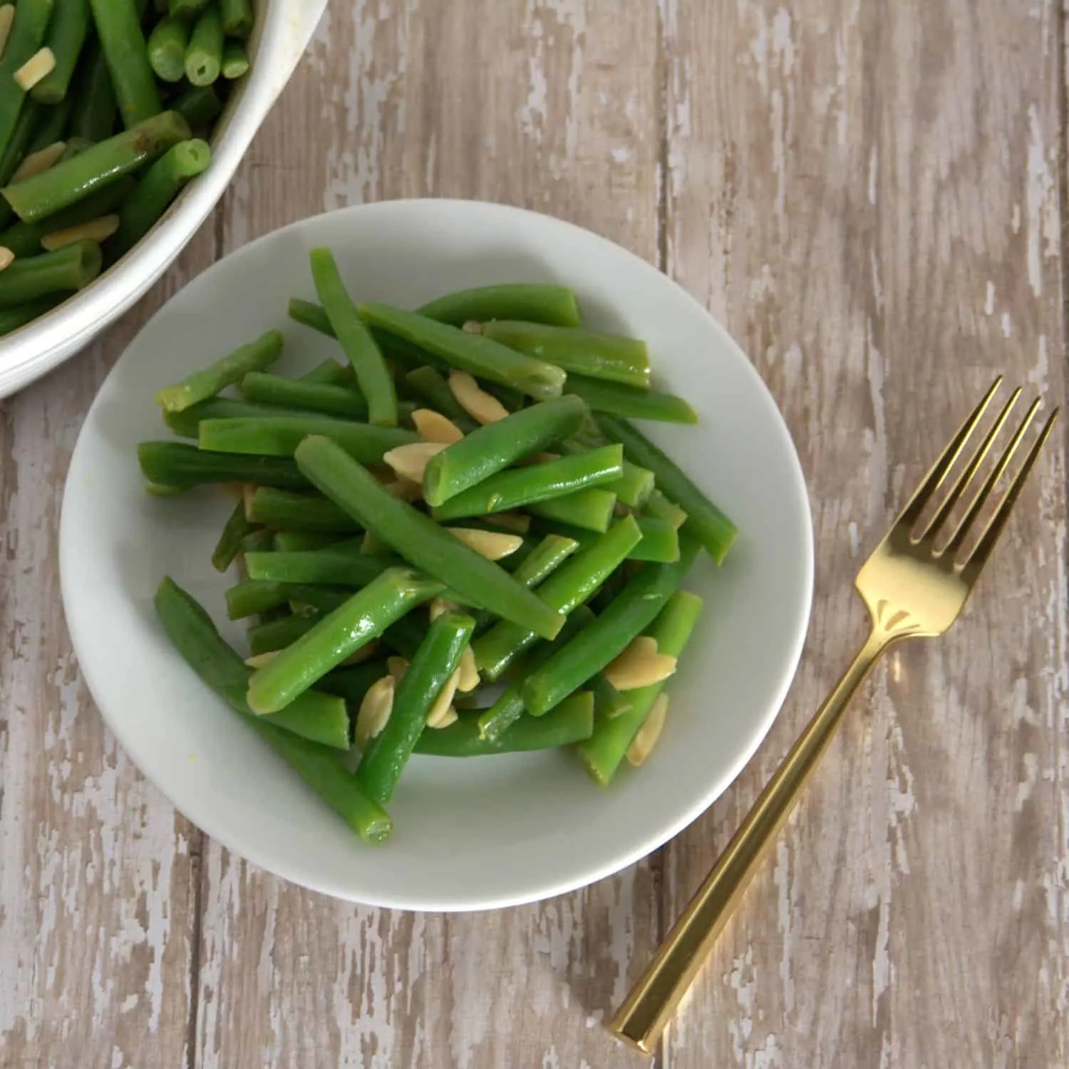 Ban boring green beans! Meyer Lemon Green Beans with Almonds - healthy and so easy to make! #paleo #primal #Whole30