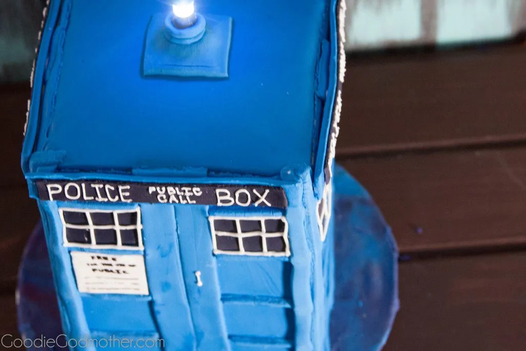Learn How to Make a Tardis Cake with this step-by-step tutorial on GoodieGodmother.com