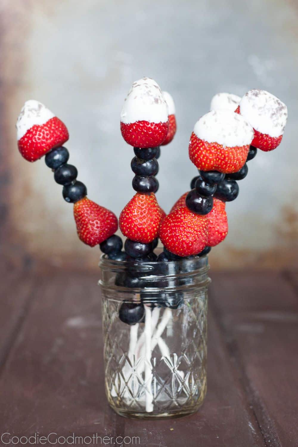 Make this healthy and easy Fourth of July dessert! Summer berry 