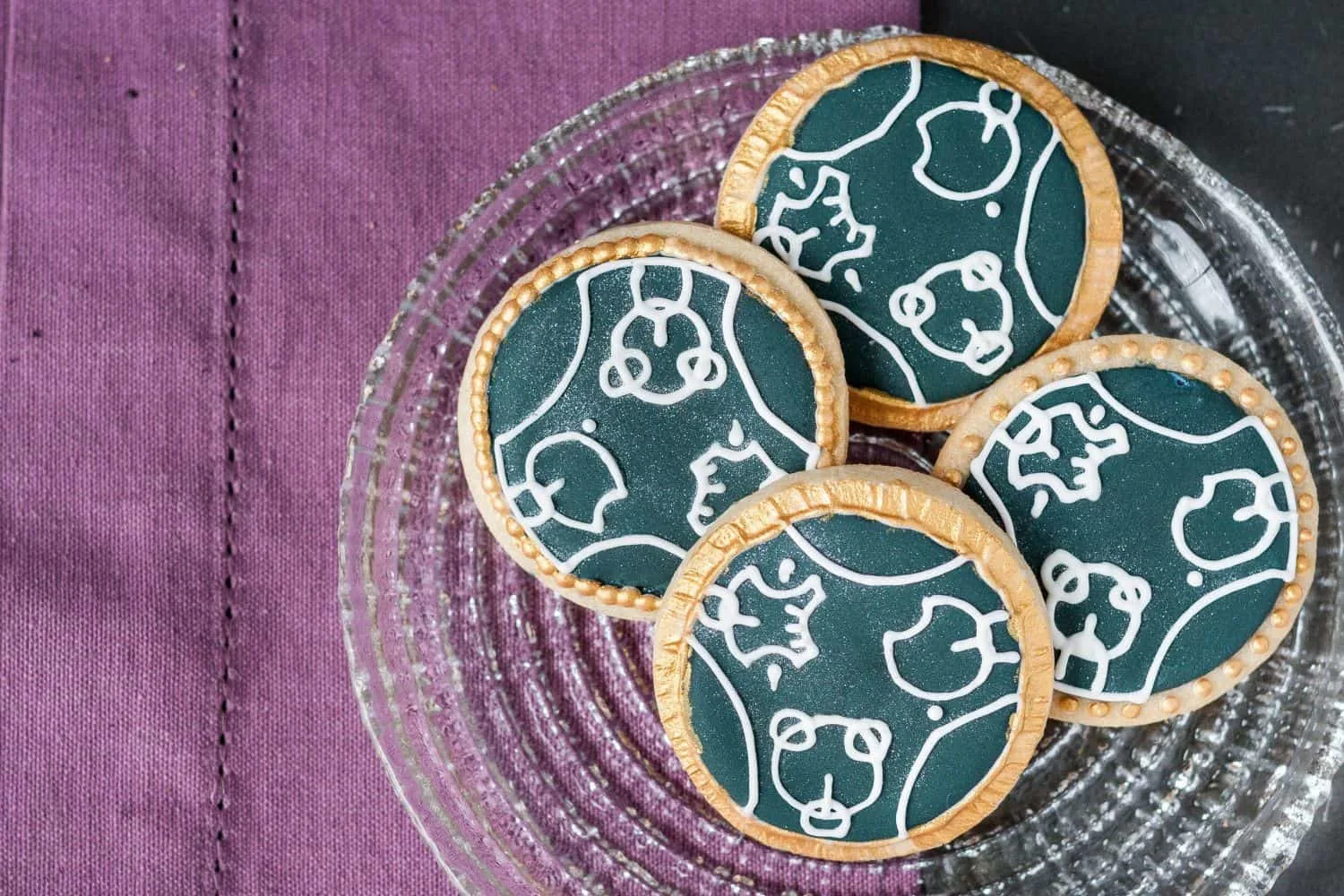 Doctor Who Wedding Cookies Tutorial - The perfect favor or dessert table addition for a Doctor Who wedding, customized with the couple's names in Gallifreyan. Get the tutorial on GoodieGodmother.com