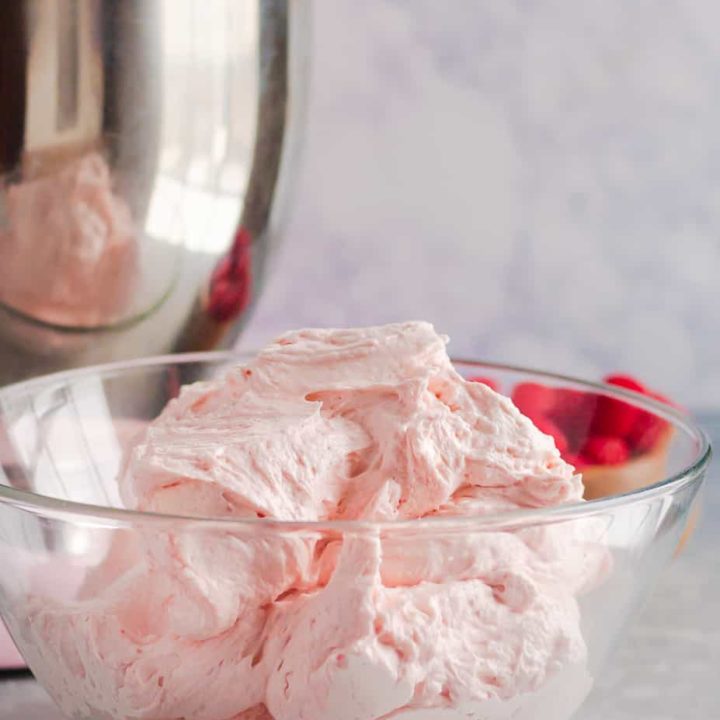 This beautiful fresh raspberry buttercream gets all its color and flavor from fresh (or frozen) raspberries! * Recipe on GoodieGodmother.com