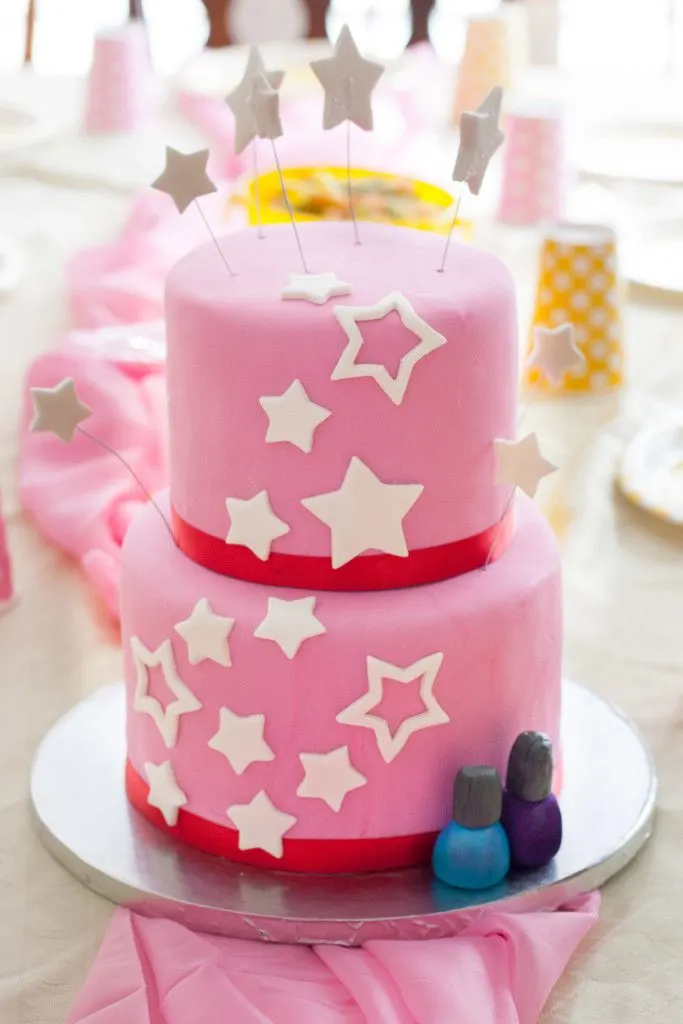 How to add Shimmer & Sparkle onto your cakes - 3 Different