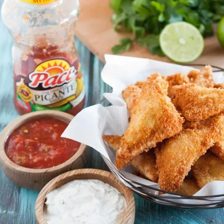 Win MVP at your next party with these Cheesy Chicken Fried Ravioli! An easy party appetizer recipe with amazing flavor! Get the recipe on GoodieGodmother.com