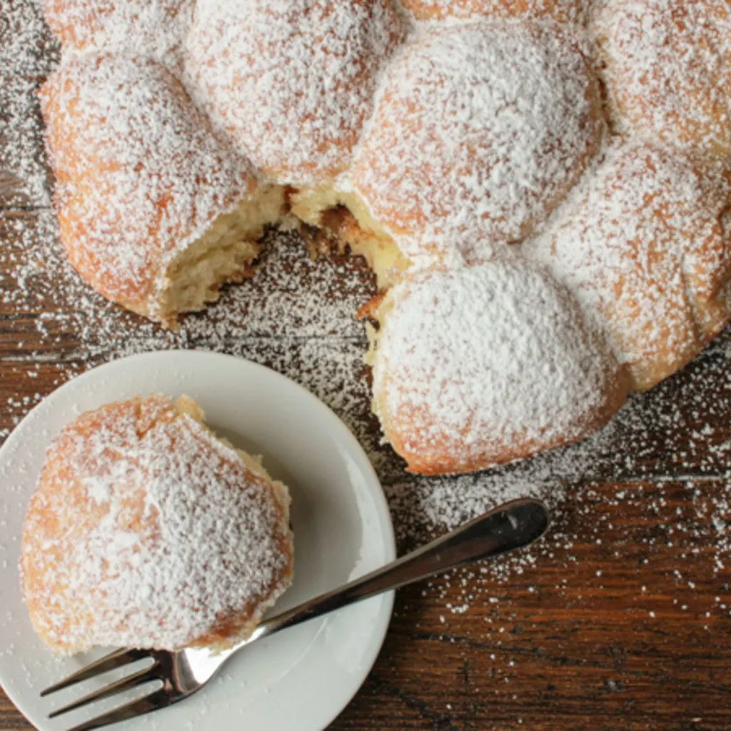 Sweet Surprise Dessert Bread - 25 Amazing Brunch Recipes you should resolve to make in 2016! Get the full list on GoodieGodmother.com