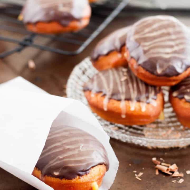 Mudslide doughnuts - because any hour with doughnuts is a happy hour. Recipe on GoodieGodmother.com