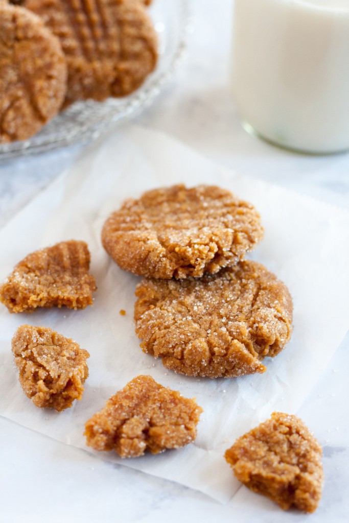 Irrisistable, these soft vegan peanut butter cookies have a secret ingredient to make them just a bit better for you. ;) Recipe on GoodieGodmother.com