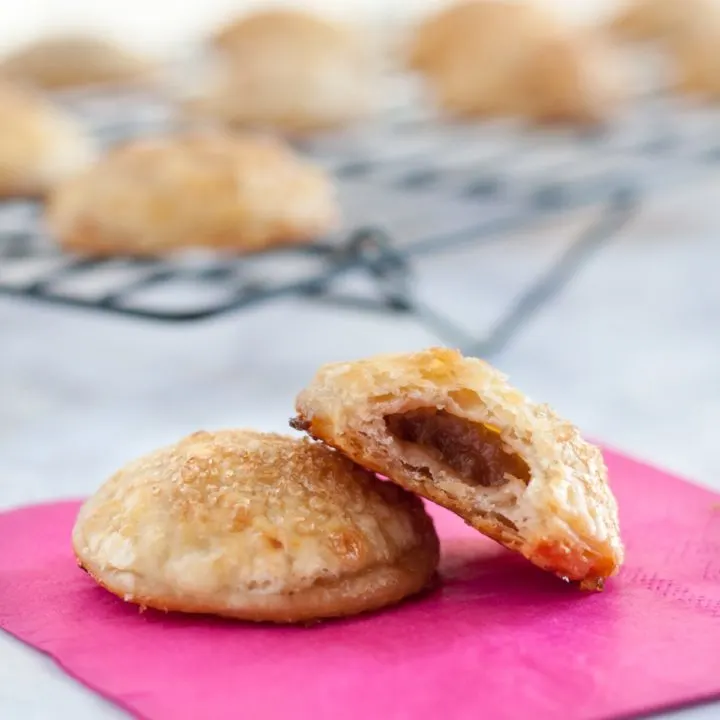 Strawberry Rhubarb Pie Cookies - Easy to make, even easier to eat! ;) * GoodieGodmother.com