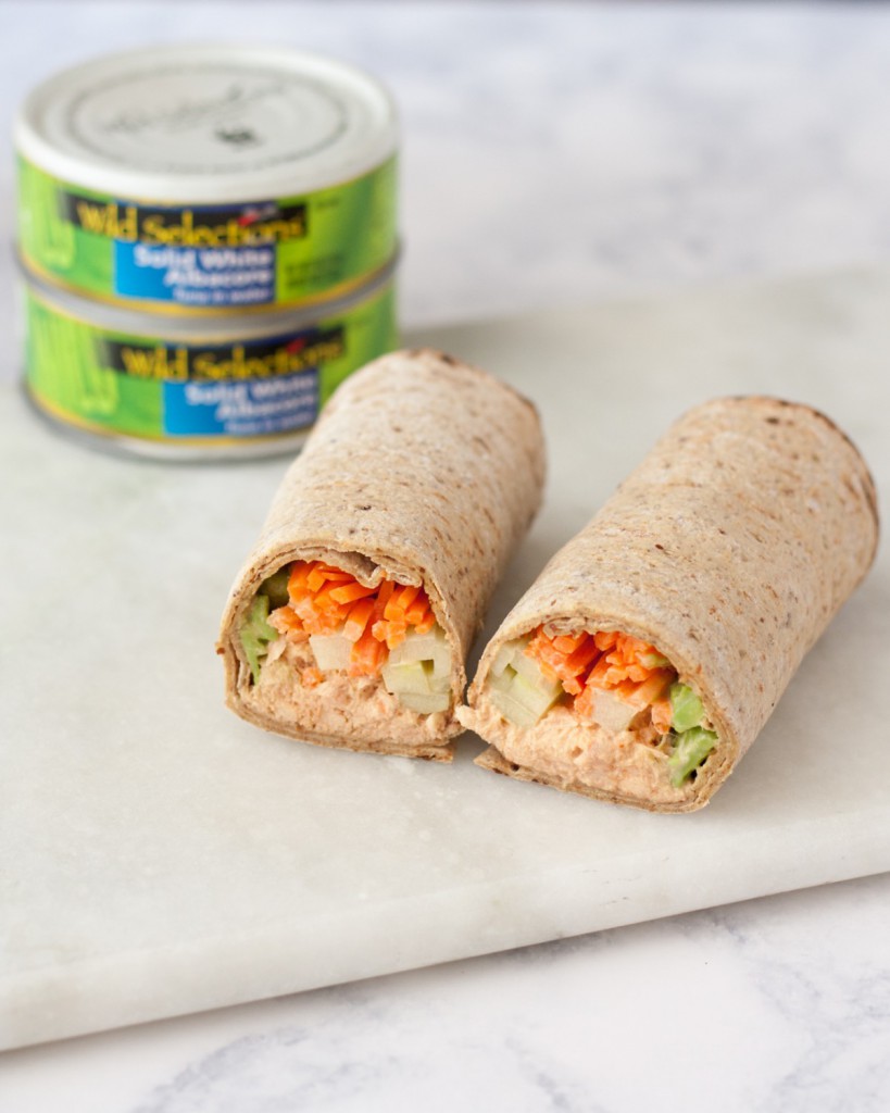 Get your spicy tuna fix in minutes with this easy spicy tuna wraps recipe! * GoodieGodmother.com