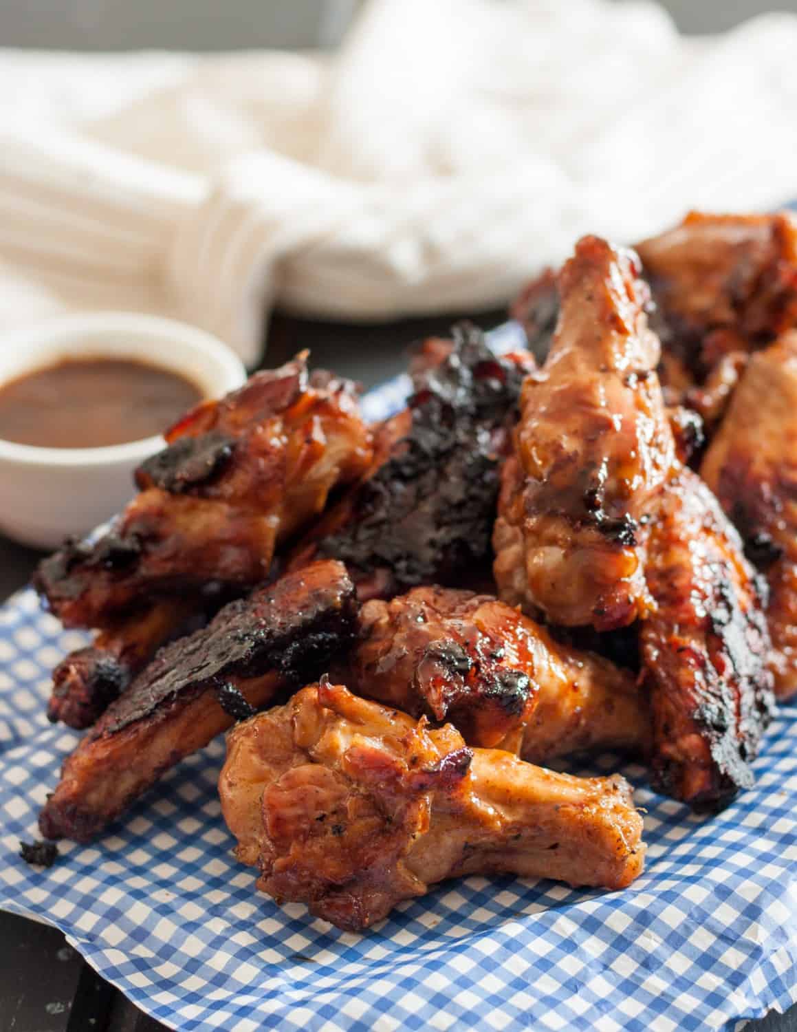 Chocolate porter grilled chicken wings are sweet and smoky with a hint of heat. A perfect unique grilled chicken wing recipe to enjoy this summer! * GoodieGodmother.com