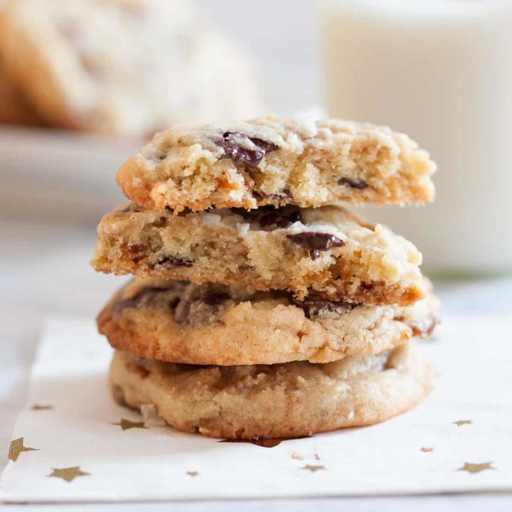 These soft and chewy salted caramel chocolate chip cookies are everything! * Recipe on GoodieGodmother.com