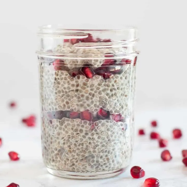 With fiber, protein, & seasonal fruit, one of our favorite make-ahead winter breakfasts or snacks is this pomegranate vanilla chia seed pudding parfait! * Recipe on GoodieGodmother.com