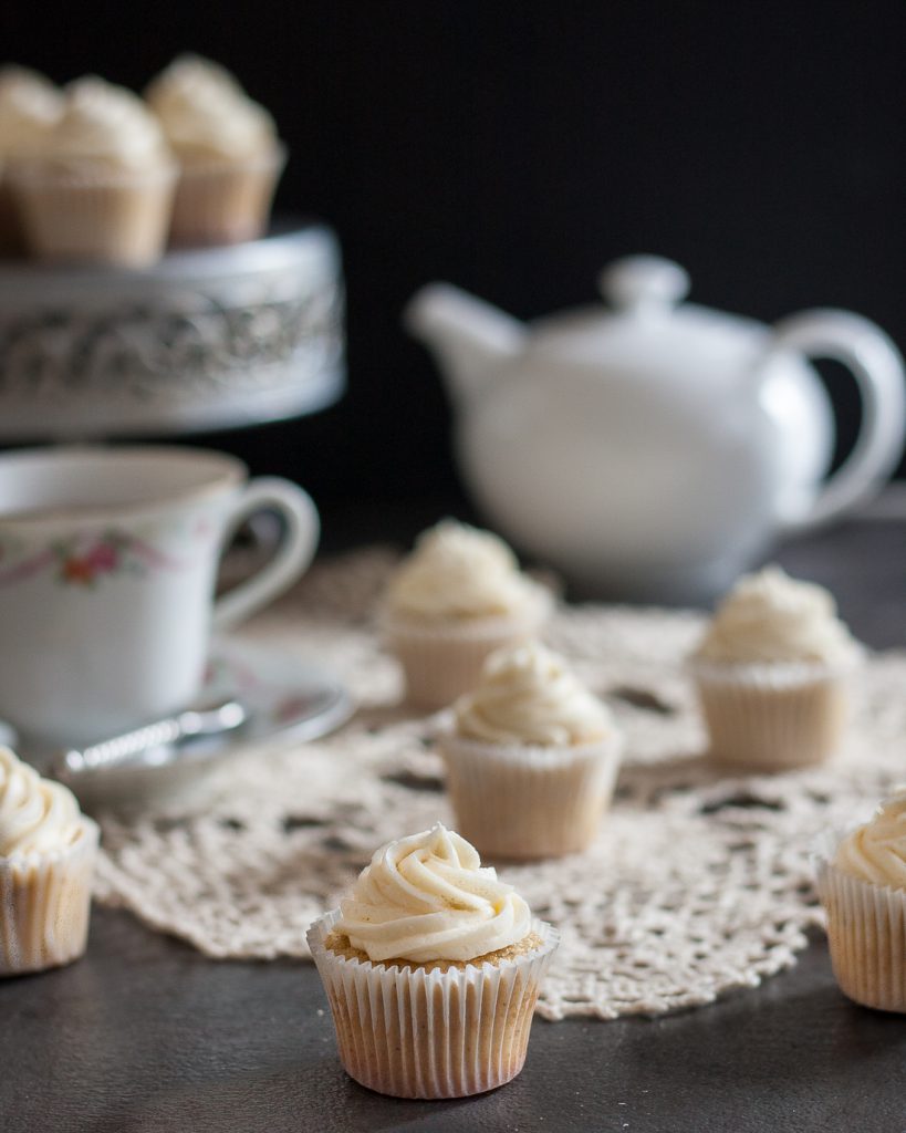 Why just drink your tea when you can eat it too? This recipe for Earl Grey cupcakes with honey buttercream frosting lets you do just that! * Recipe on GoodieGodmother.com