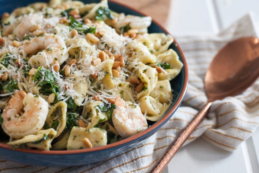 Keep dinner simple with this quick Easy Kale Shrimp Tortellini pasta recipe on GoodieGodmother.com! * #Buitoni #CloserToDinner @BuitoniUSA #ad