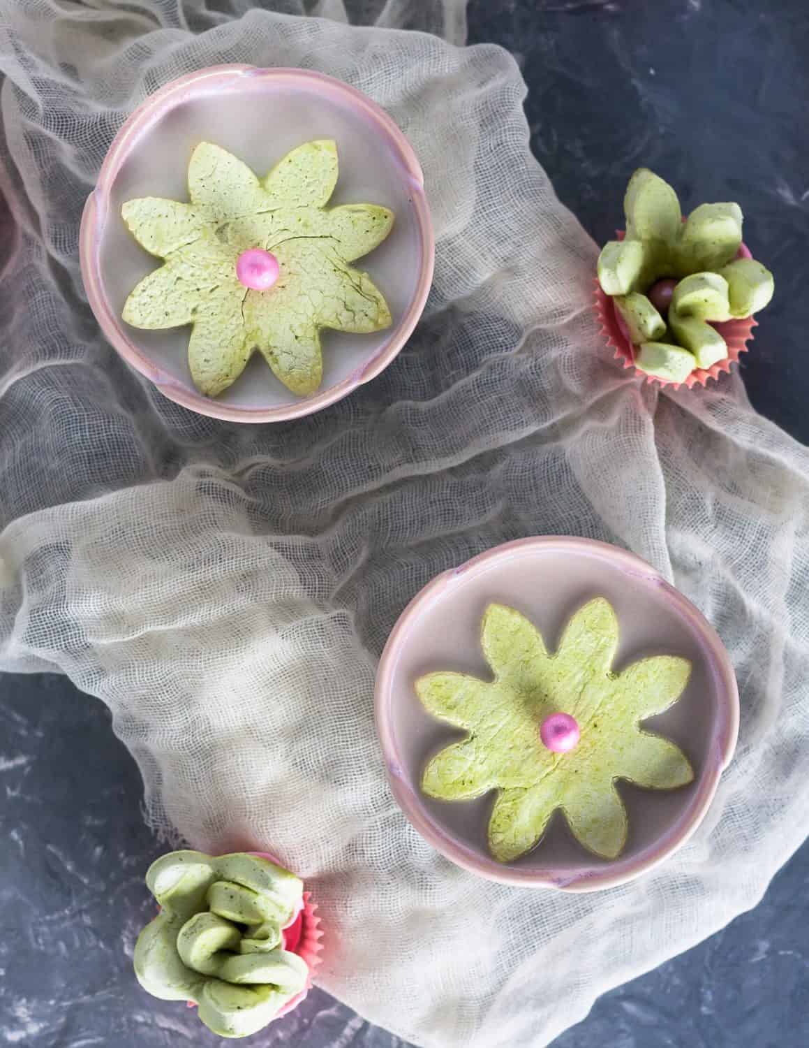 Celebrate Spring, your love of matcha, or just unique sweets with this beautiful blooming matcha marshmallows recipe and tutorial!  * GoodieGodmother.com