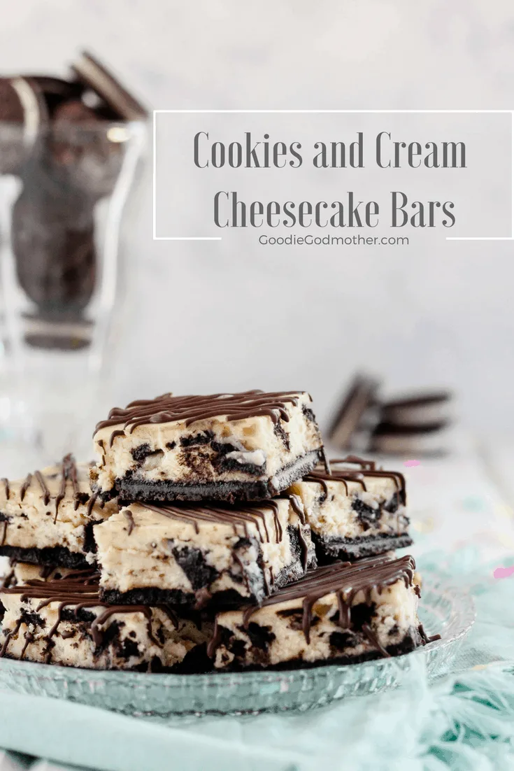 Chocolate, vanilla, and cheesecake! These Cookies and Cream Cheesecake Bars are a crowd pleasing dessert. * Recipe on GoodieGodmother.com