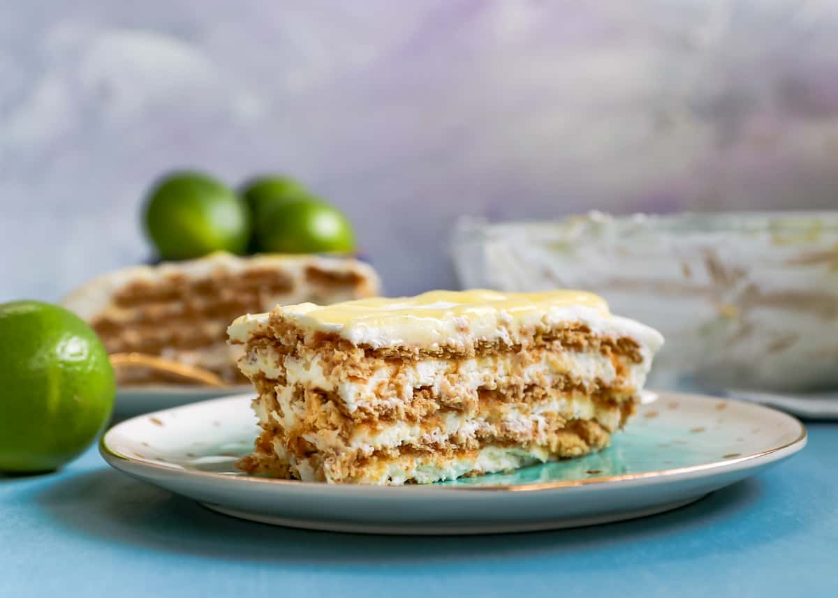 Looking for a no-bake, easy summer dessert to feed a crowd? Look no further than lime icebox cake. Easy to assemble, with all the flavor of a lime (or key lime) pie and none of the work! * Recipe on GoodieGodmother.com #keylime #lime #summerdessert #iceboxcake #nobake #easydessert