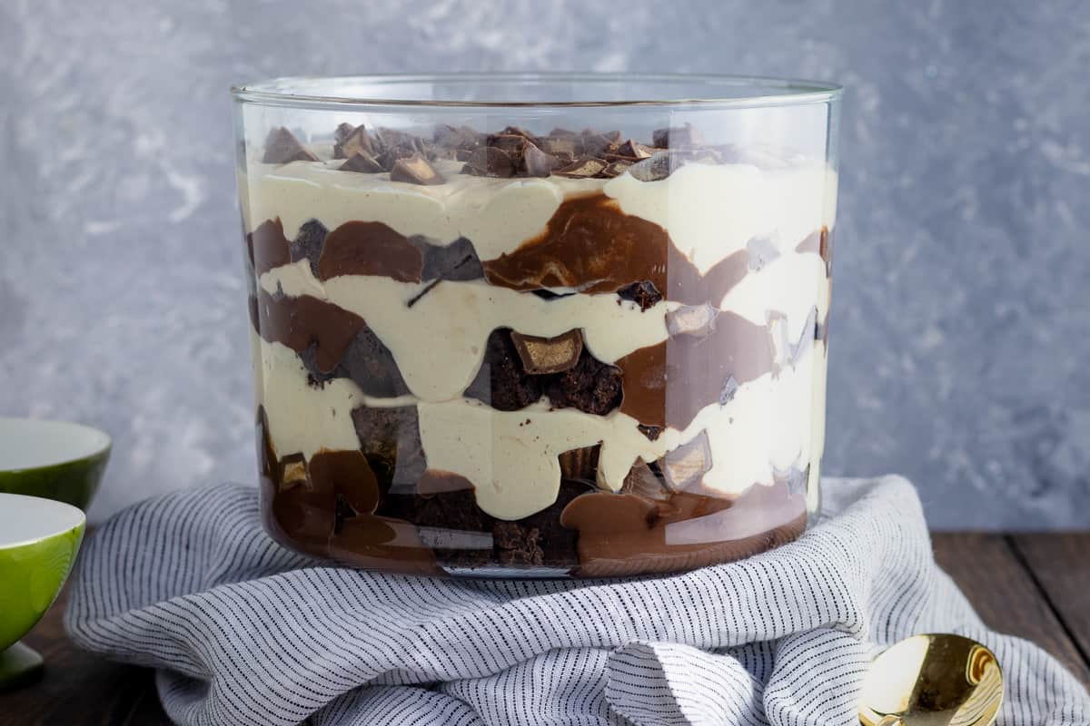 Peanut Butter Brownie Trifle - Goodie Godmother