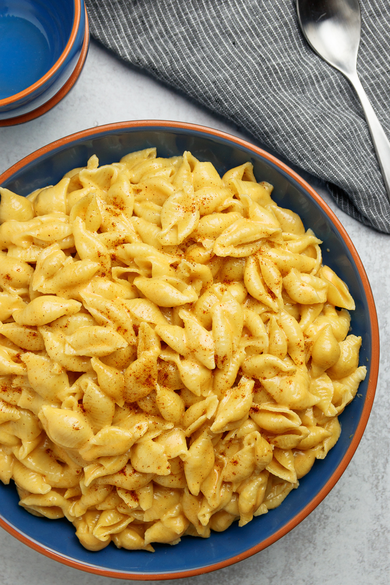 instant pot macaroni and cheese top view