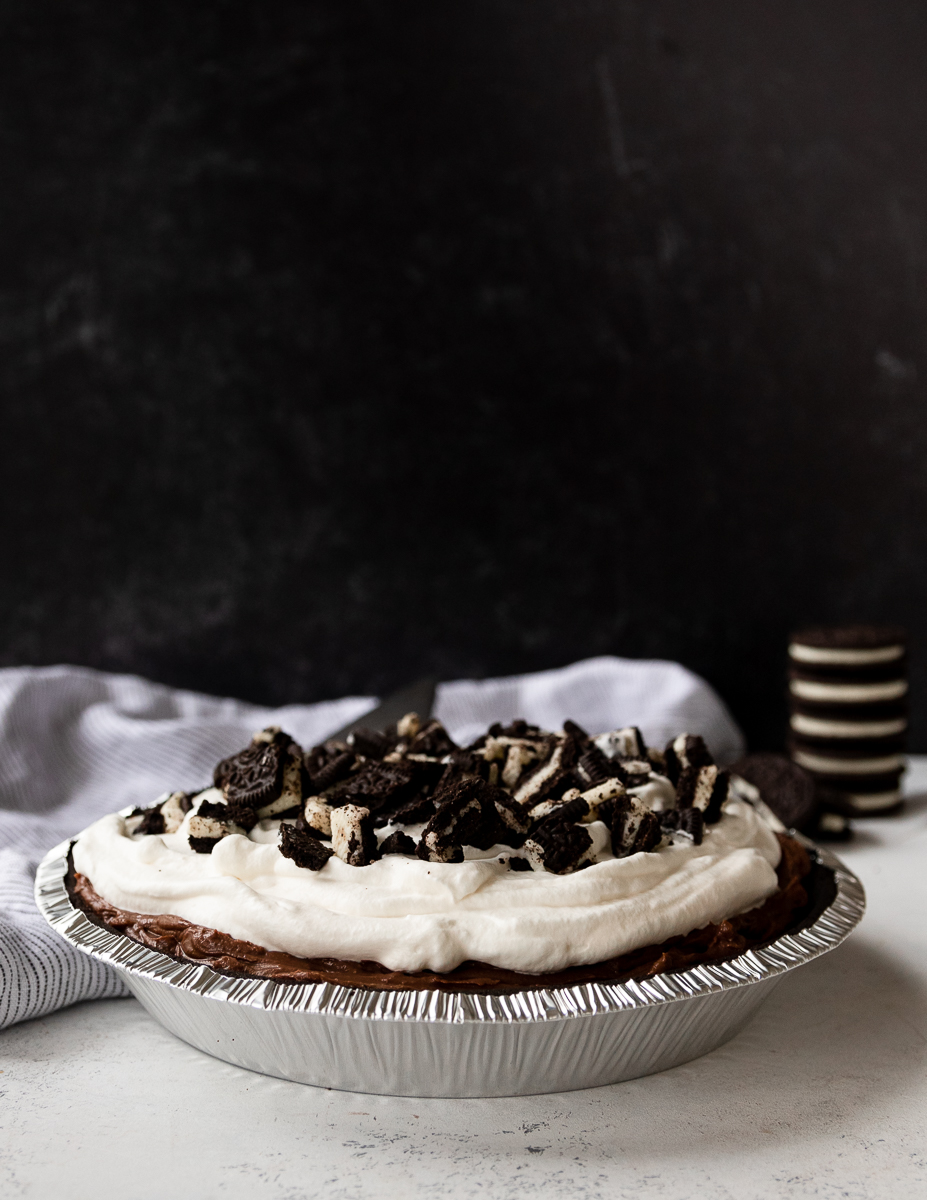 easy oreo pie in a store bought pie crust