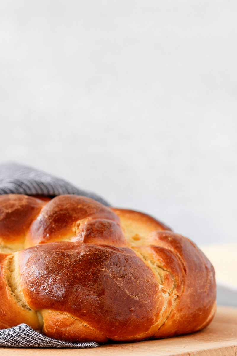 easy to follow challah bread recipe, great for beginners!