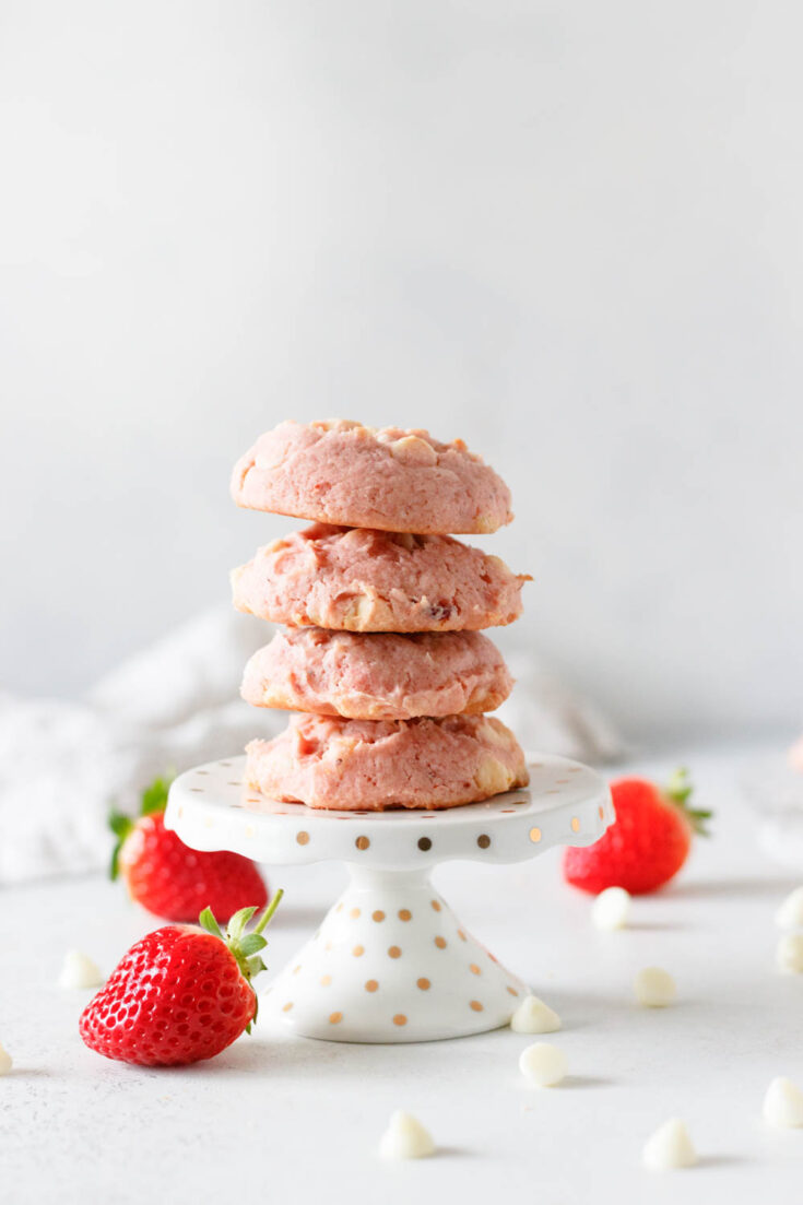 https://goodiegodmother.com/wp-content/uploads/2022/02/strawberry-white-chocolate-chip-cookie-recipe-735x1103.jpg